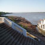 Hafen von Concepci&oacute;n und Rio Paraguay mit Br&#252;cke im Hintergrund